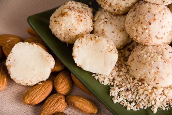 White Chocolate Almond Amaretto Truffles