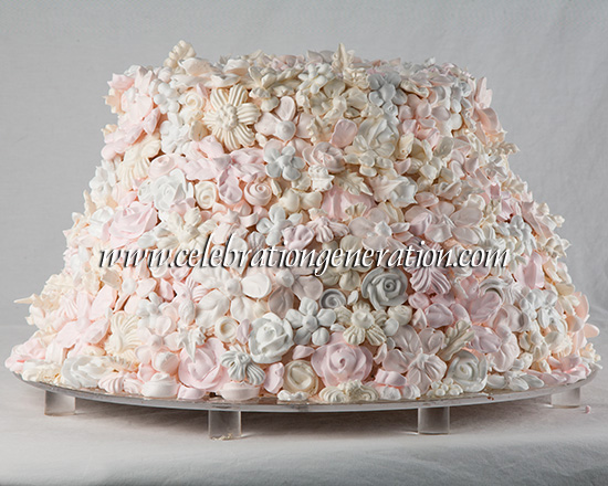 Merengue flowers for wedding cake